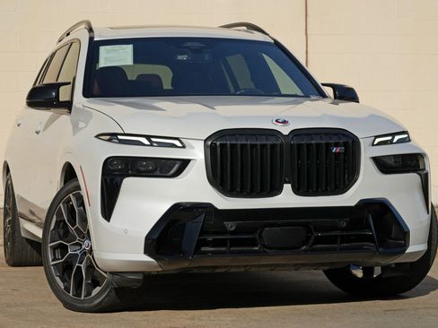 Used 2023 BMW X7 M60i w/ Climate Comfort Package AWD/4WD image 4