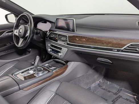 Used 2022 BMW 750i xDrive w/ M Sport Package AWD/4WD image 31