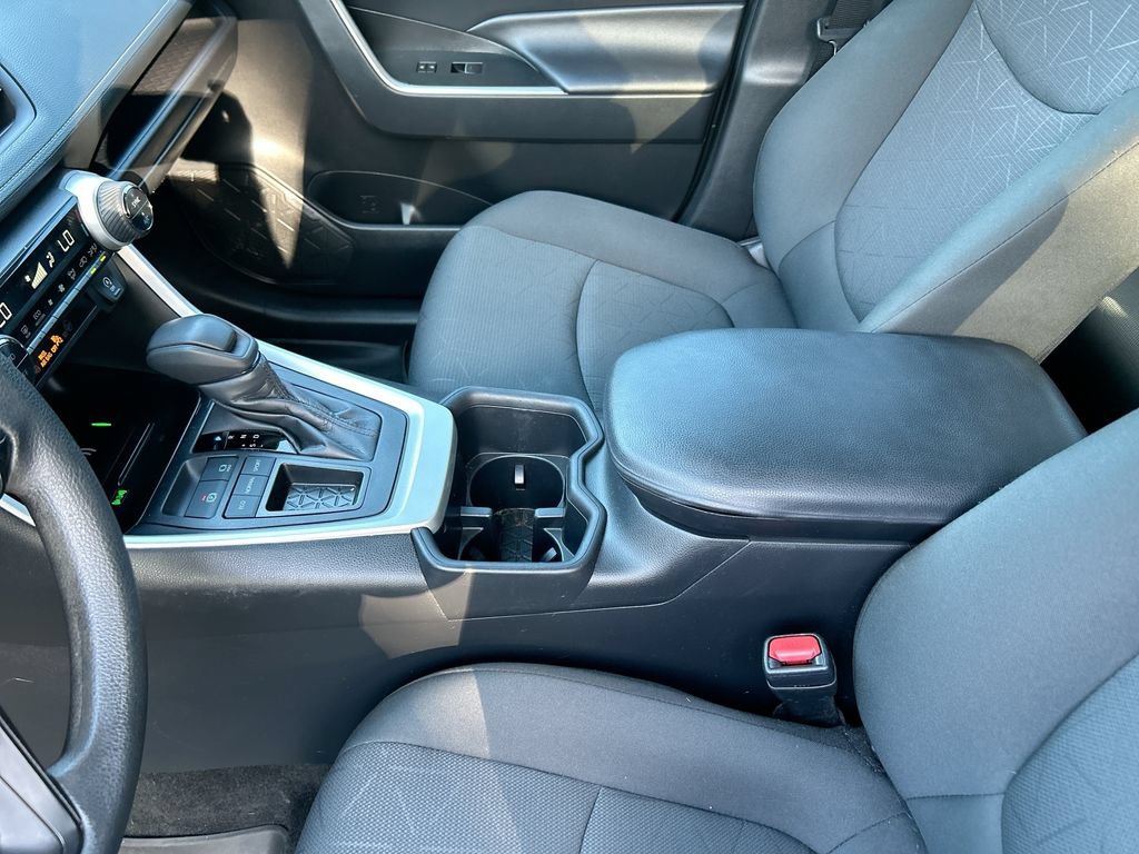 Used 2024 Toyota RAV4 XLE FWD image 29