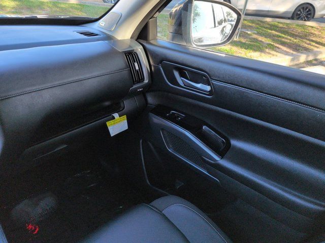 Used 2025 Nissan Pathfinder SL w/ SL Premium Package AWD/4WD image 16