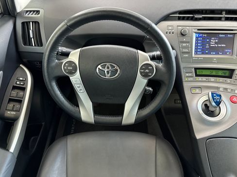 Used 2015 Toyota Prius Four FWD image 17