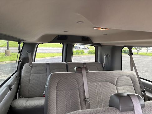 Used 2025 Chevrolet Express 3500 LT w/ LT Preferred Equipment Group RWD image 9