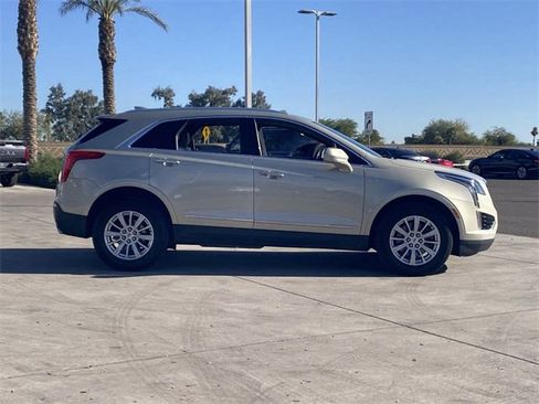 Used 2017 Cadillac XT5 FWD image 5