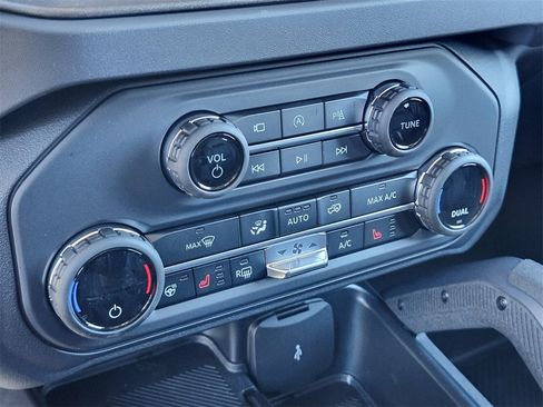 New 2025 Ford Bronco Badlands image 19