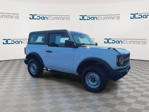 Certified 2025 Ford Bronco 2-Door AWD/4WD image 2