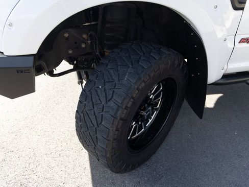 Used 2019 Ford F250 XLT w/ XLT Value Package image 9