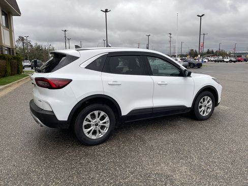 Certified 2023 Ford Escape Active AWD/4WD image 4