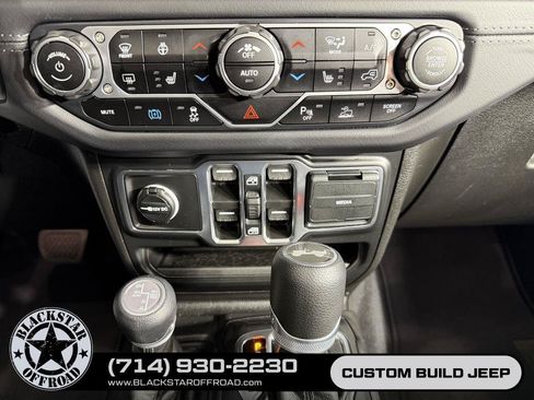 Used 2025 Jeep Wrangler Unlimited Sahara w/ Safety Group AWD/4WD image 26