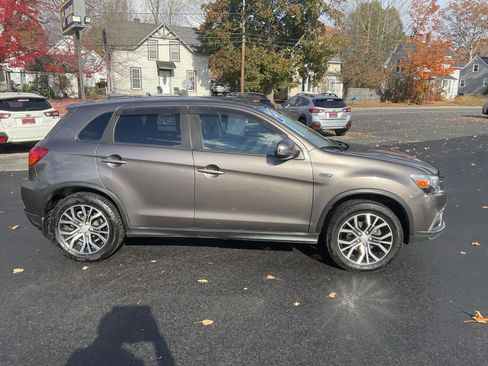 Used 2018 Mitsubishi Outlander Sport SE image 6