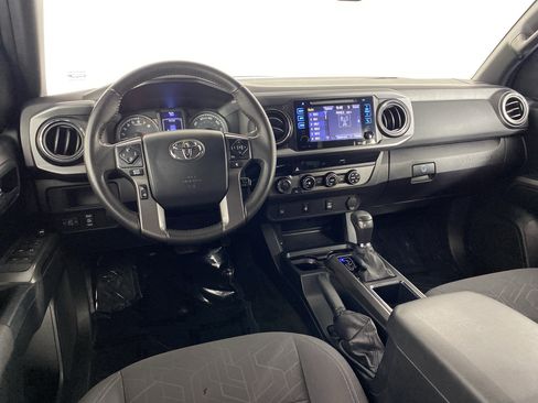 Used 2016 Toyota Tacoma TRD Off-Road w/ Towing Package AWD/4WD image 17