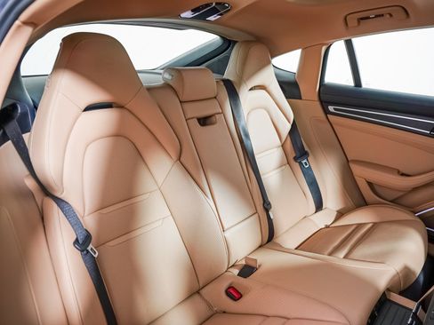 Certified 2023 Porsche Panamera 4 Platinum Edition AWD/4WD image 6
