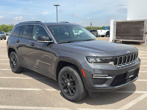 Used 2022 Jeep Grand Cherokee Limited AWD/4WD image 8