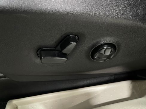 Used 2017 Chrysler Pacifica Touring-L Plus image 18