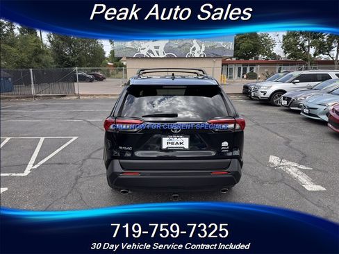 Used 2021 Toyota RAV4 XLE AWD/4WD image 6