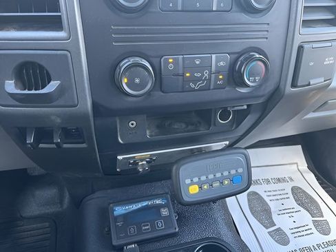 Used 2017 Ford F550 2WD Regular Cab Super Duty image 11