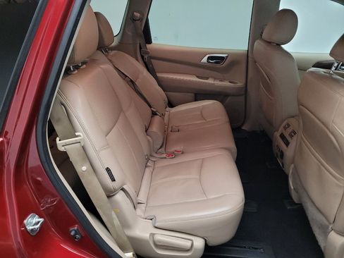 Used 2020 Nissan Pathfinder Platinum FWD image 19