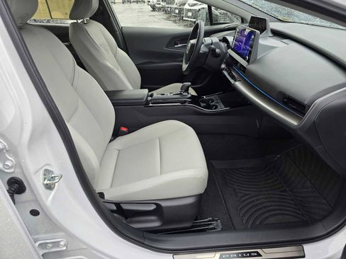 Certified 2026 Toyota Prius XLE image 14