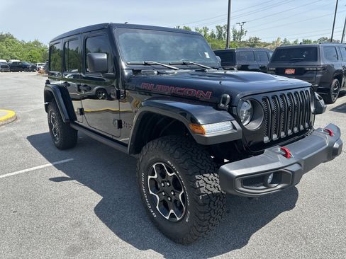 Used 2023 Jeep Wrangler Unlimited Rubicon w/ LED Lighting Group AWD/4WD image 6