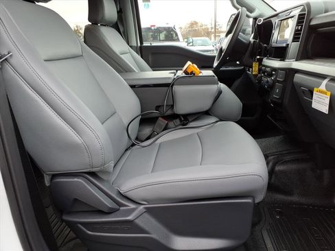 New 2025 Ford F550 4x4 Crew Cab Super Duty image 8