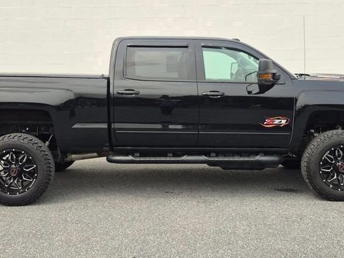 Used 2017 Chevrolet Silverado 2500 LTZ w/ Duramax Plus Package AWD/4WD image 32