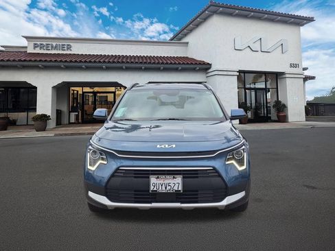 Used 2025 Kia Niro EX FWD image 3