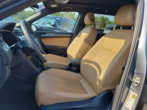 Used 2022 Volkswagen Tiguan SE AWD/4WD image 9