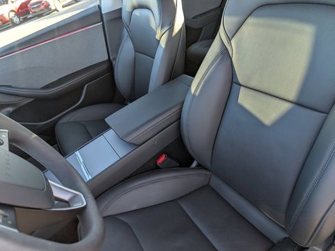 Used 2025 Tesla Model 3 image 9