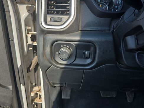 Used 2021 RAM 2500 Big Horn image 31