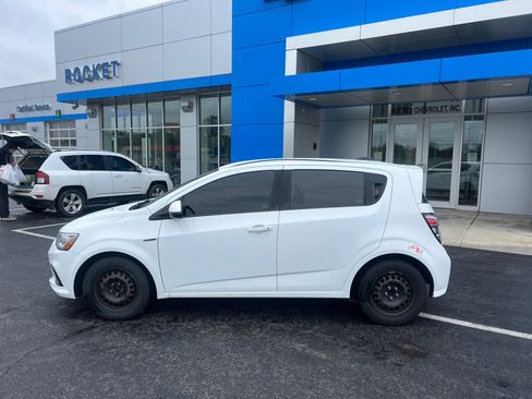 Used 2020 Chevrolet Sonic LT FWD image 2