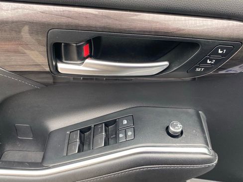 Used 2020 Toyota Highlander Platinum image 24
