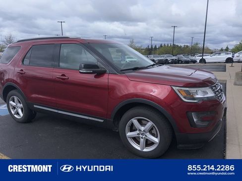 Used 2016 Ford Explorer XLT w/ Equipment Group 202A AWD/4WD image 9