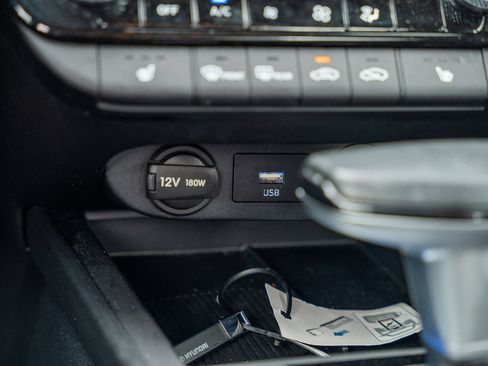 Used 2025 Hyundai Elantra SEL FWD image 33