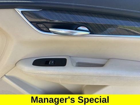Used 2019 Cadillac XT5 FWD image 39