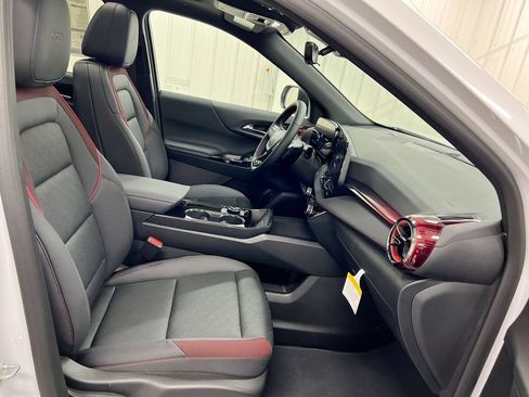 Used 2025 Chevrolet Equinox RS w/ Safety and Technology Package AWD/4WD image 23