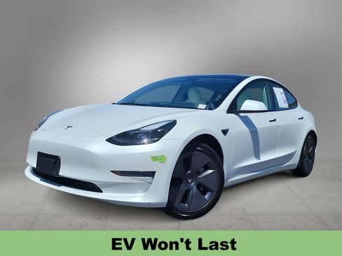 Used 2023 Tesla Model 3 Standard Range RWD image 1