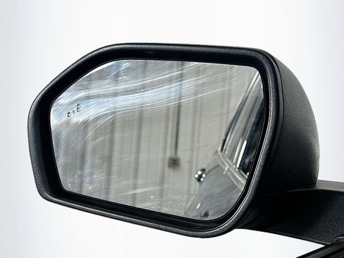 Used 2023 Ford Explorer XLT image 16