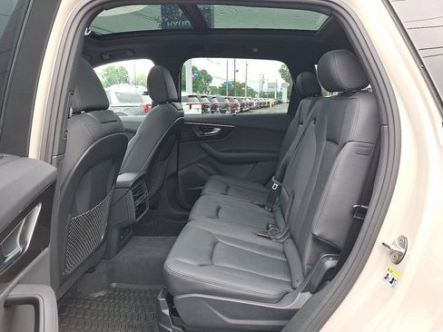Used 2023 Audi Q7 3.0T Prestige AWD/4WD image 11