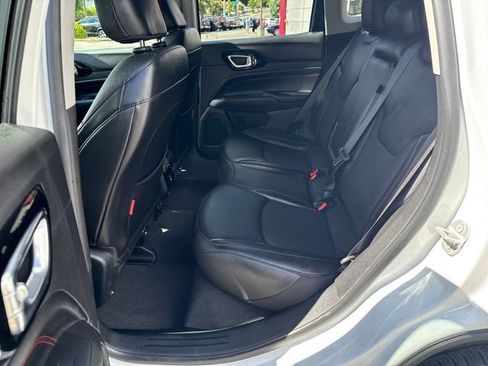 Used 2022 Jeep Compass Trailhawk w/ Trailhawk Convenience Group AWD/4WD image 13
