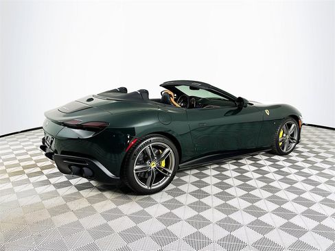 Used 2025 Ferrari Roma Spider image 7