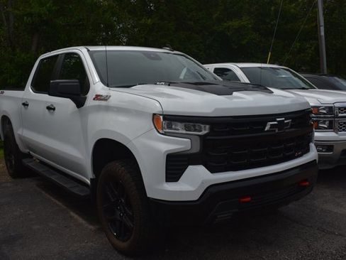 Used 2022 Chevrolet Silverado 1500 LT Trail Boss w/ Convenience Package II AWD/4WD image 3