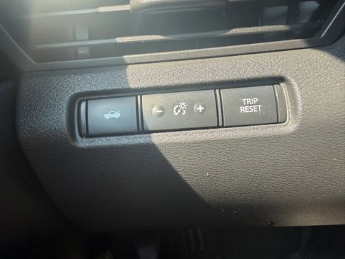 Used 2022 Nissan Altima 2.5 SV FWD image 17