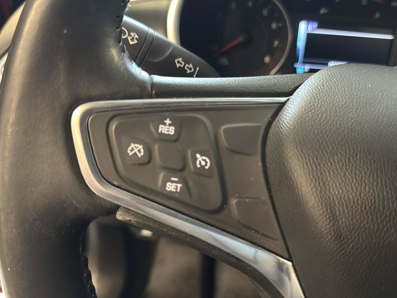 Used 2017 Chevrolet Malibu LT w/ Leather Package FWD image 12