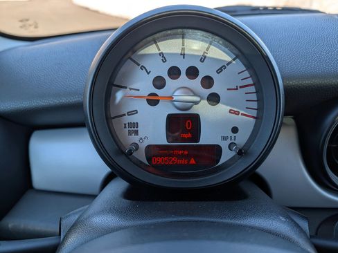 Used 2011 MINI Cooper Hardtop FWD image 10