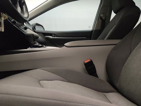 Used 2021 Toyota Camry LE FWD image 17
