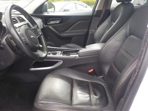 Used 2019 Jaguar F-PACE Prestige image 27