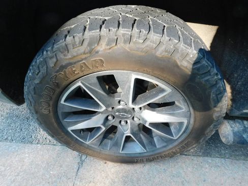 Used 2021 Chevrolet Tahoe Z71 AWD/4WD image 7