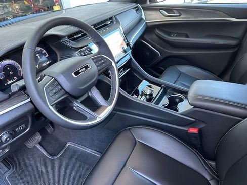 New 2026 Jeep Grand Cherokee Limited w/ Limited Altitude Package AWD/4WD image 9