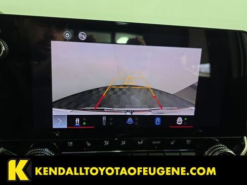 Used 2024 GMC Canyon AT4 w/ AT4 Premium Package image 17