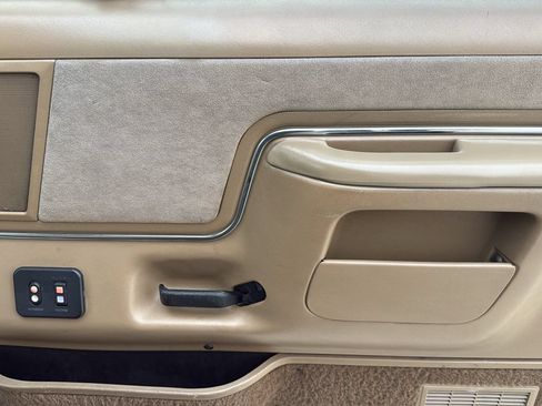 Used 1988 Ford Bronco AWD/4WD image 40