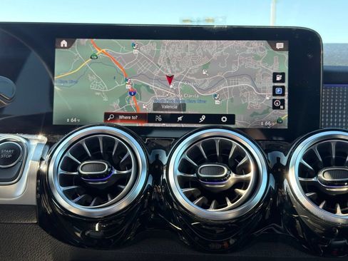 Used 2023 Mercedes-Benz EQB 300 4MATIC image 28
